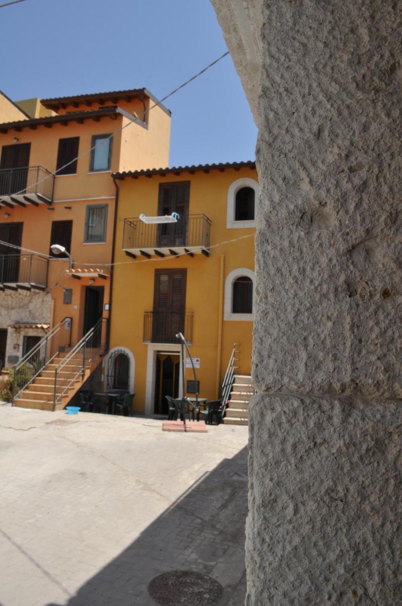 Case Albergo Al Cortiletto Licata Eksteriør billede